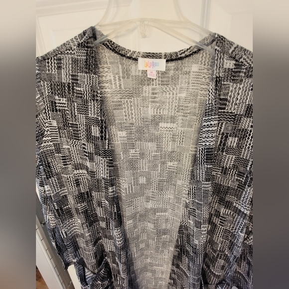 NWT Lularoe Sarah Long Layering White & Black Print Cardigan Size M - Picture 7 of 7